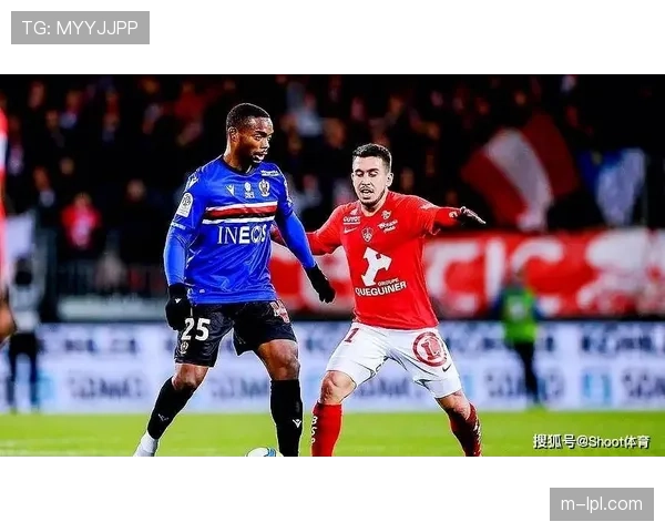 战术复盘：里尔如何通过边路压制击穿克莱蒙防线